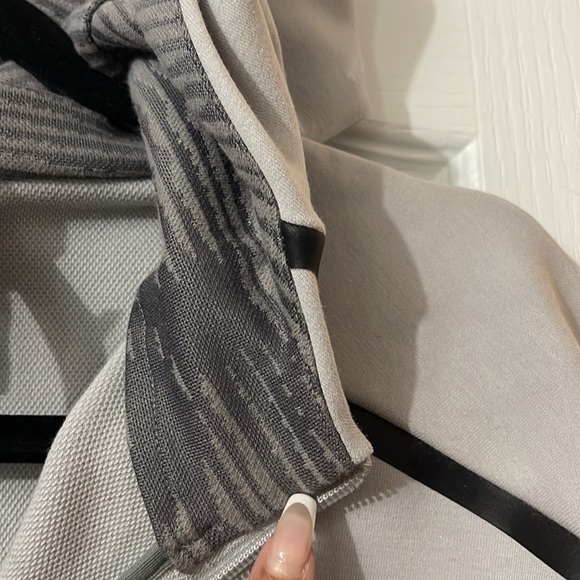 ADIDAS - Picture 9 of 12